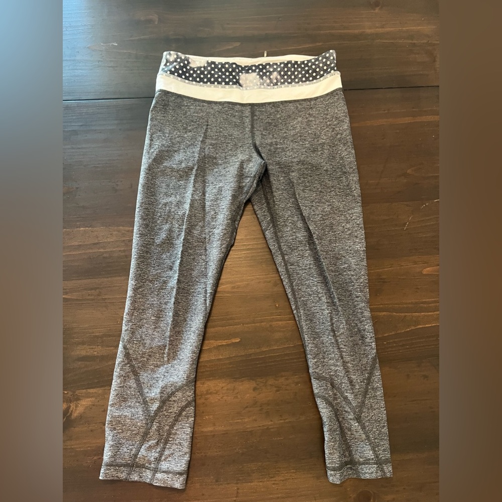 Gray 3/4 Lululemon leggings